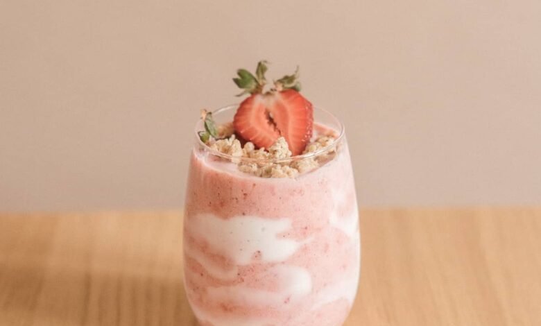 Strawberry Oats Smoothie for Weight Loss | Oat Smoothie